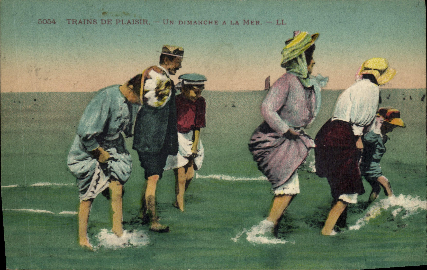 CPA Trains De Plaisir Un Dimanche A La Mer Folklore Femmes