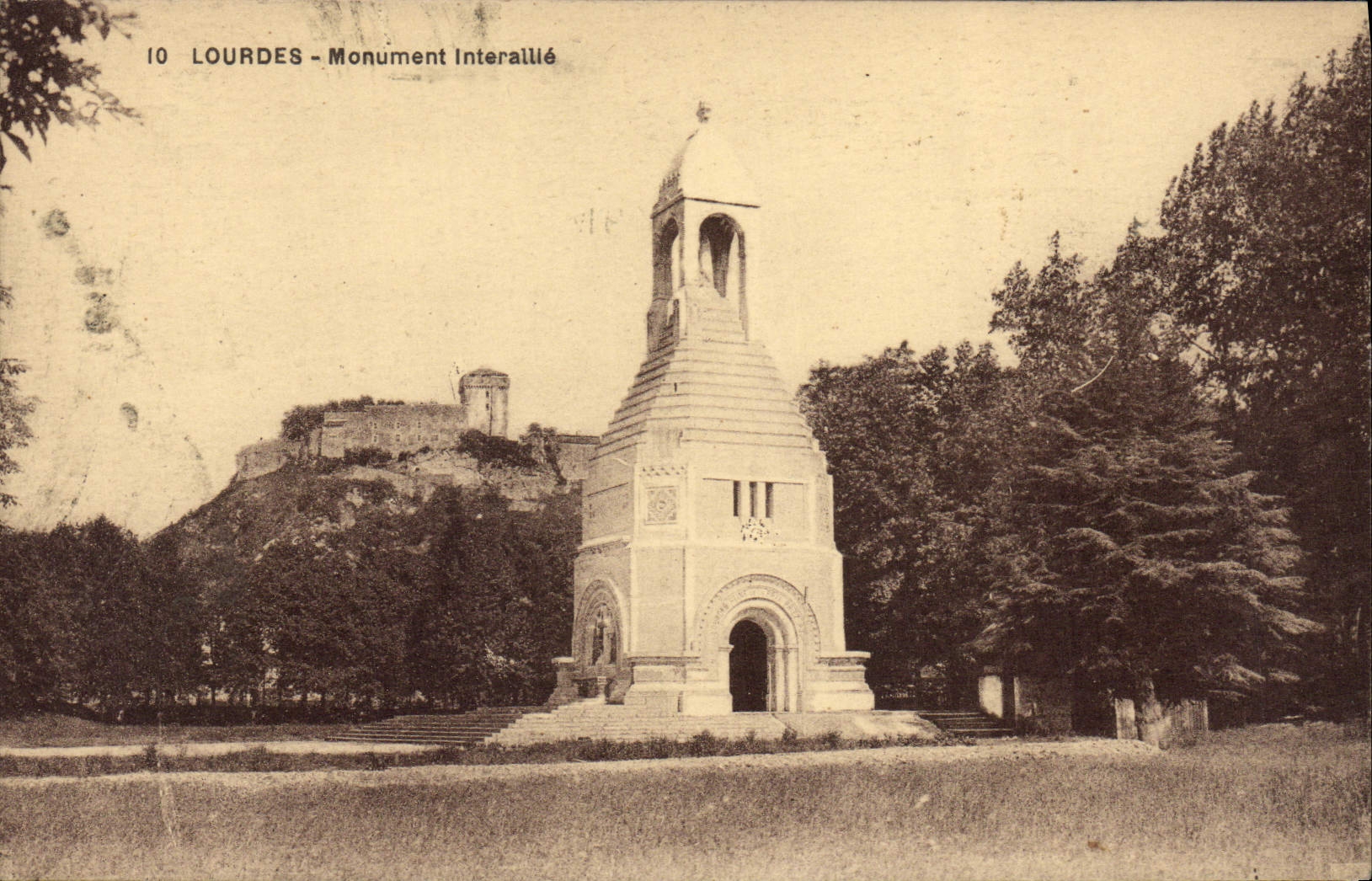 CPA Lourdes Monument Interallie