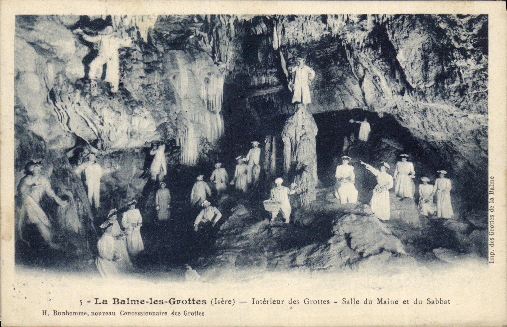 CPA La Balme les Grottes Interieur des Grottes Salle du Maine et du Sabbat 