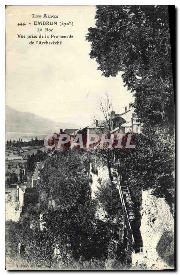 Les Alpes - Embrun (870m) - Vue prise de la Promenade de l'Archevêché