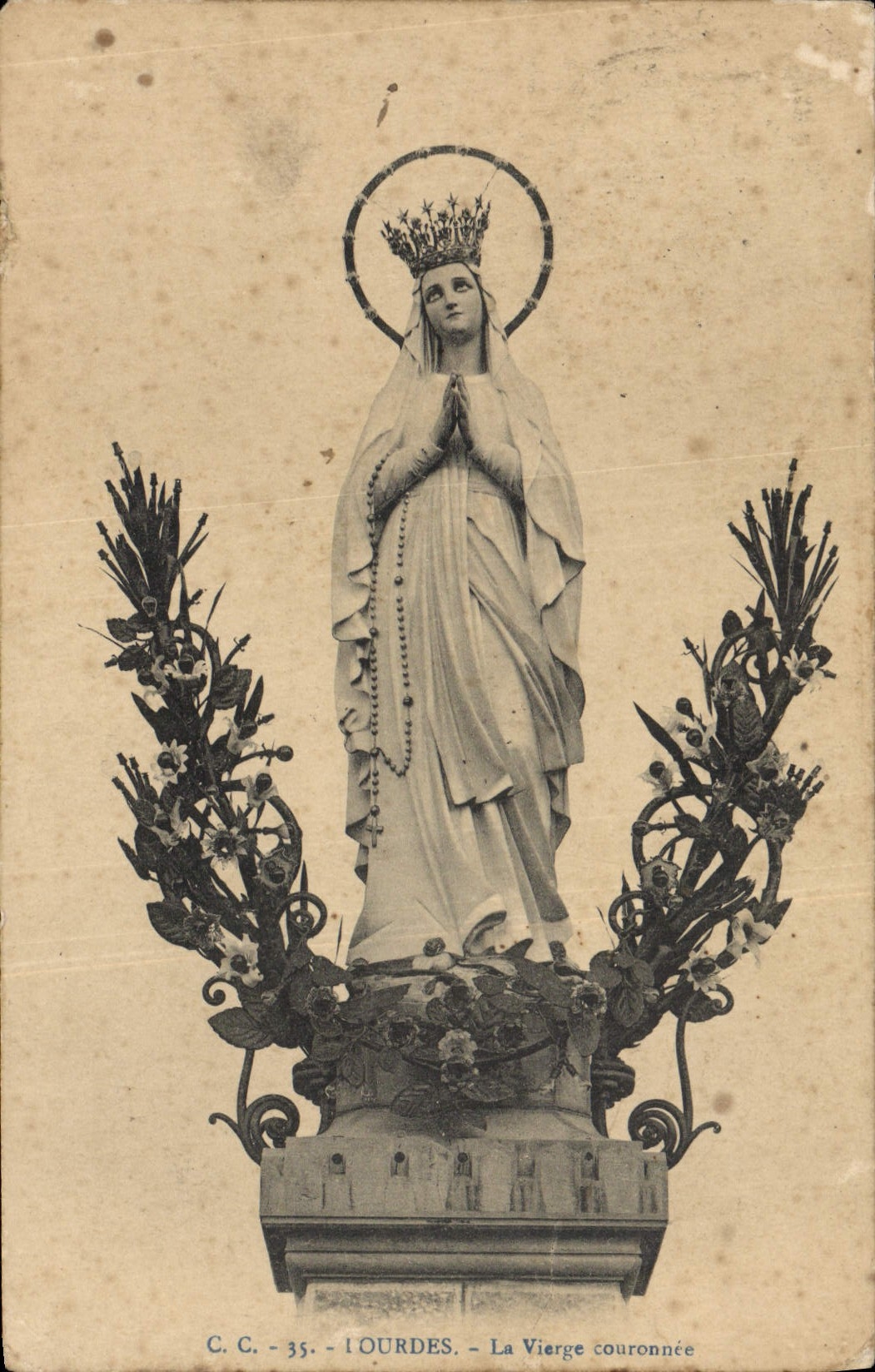 CPA Lourdes La Vierge Couronnee