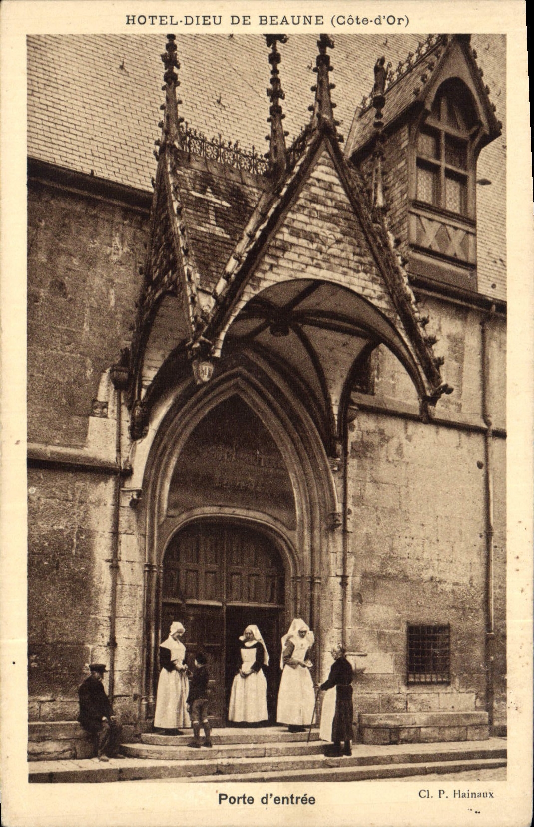 Hôtel-Dieu de Beaune (Côte-d'Or) — Porte d'entrée — Cl. P. Hainaux