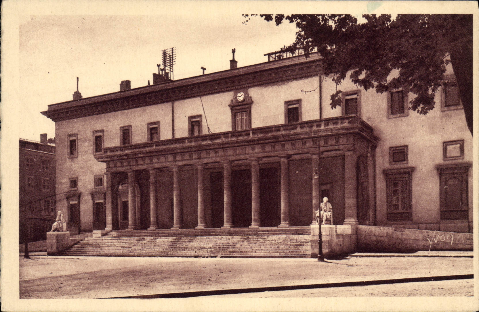 Palais de Justice d'Aix-en-Provence — Aix-en-Provence (B.-du-R.) — La Douce France, n°13