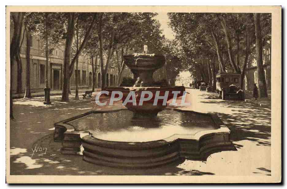 Fontaine des 9 Canons — Le Cours Mirabeau — Aix-en-Provence (B.-du-R.)