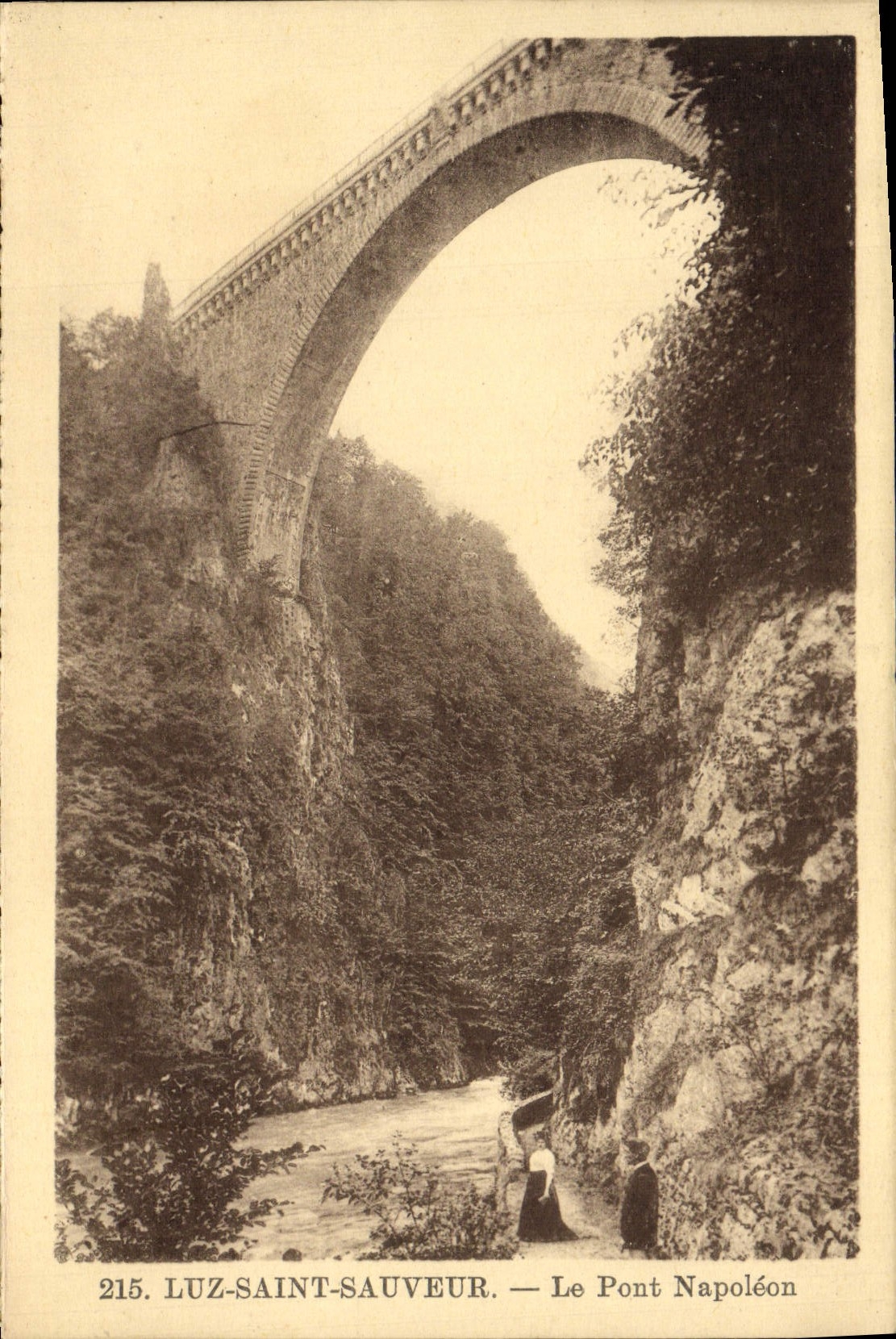 Luz-Saint-Sauveur — Le Pont Napoléon — éditeur CPAPHIL, n° 215