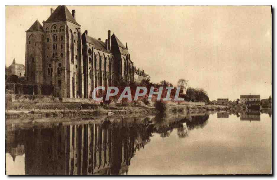 CPA L'Abbaye De Solesmes Vue de la Rive Droite de la Sarthe