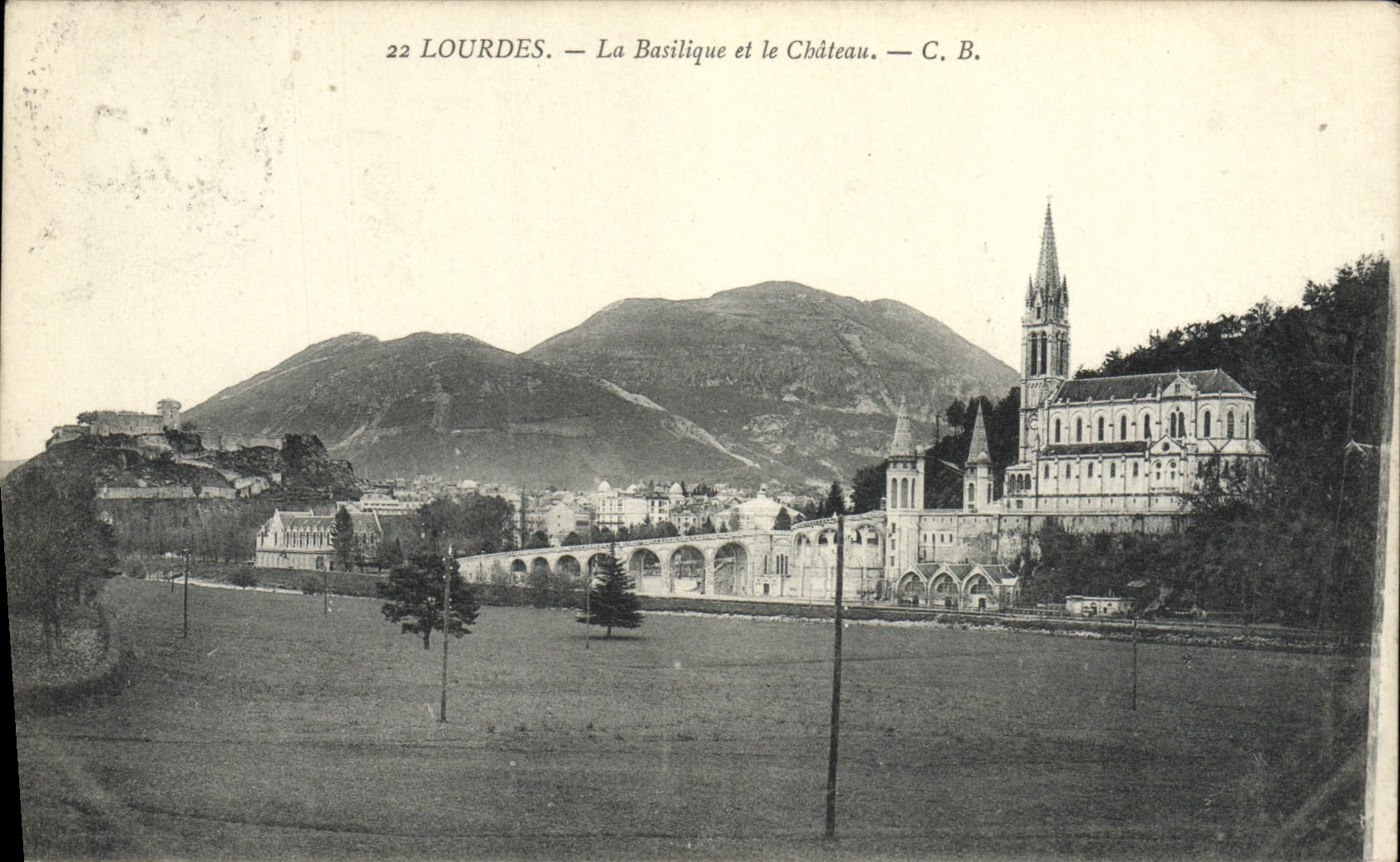 CPA Lourdes La Basilique et le Chateau