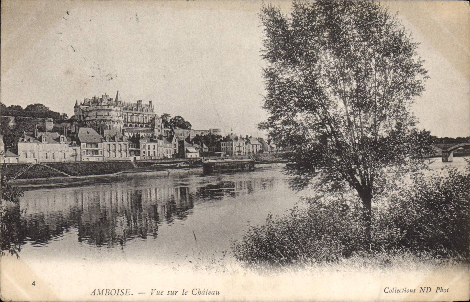 CPA Amboise vue sur le Chateau