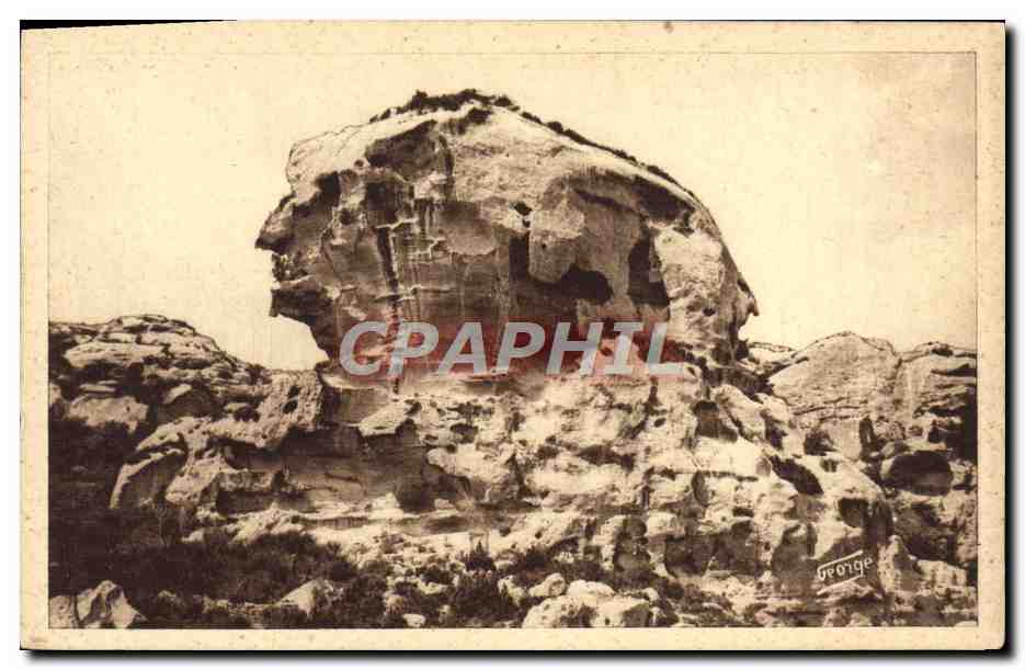 Les Baux (B.-du-Rh.) — Rocher Monolithe à l'entrée du Val d'Enfer — Édit. J. Georges - Aplès