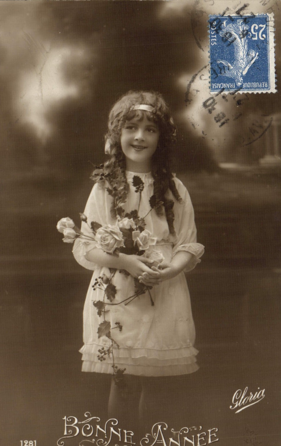 CPA Fantaisie Bonne Annee Enfant Fleurs 