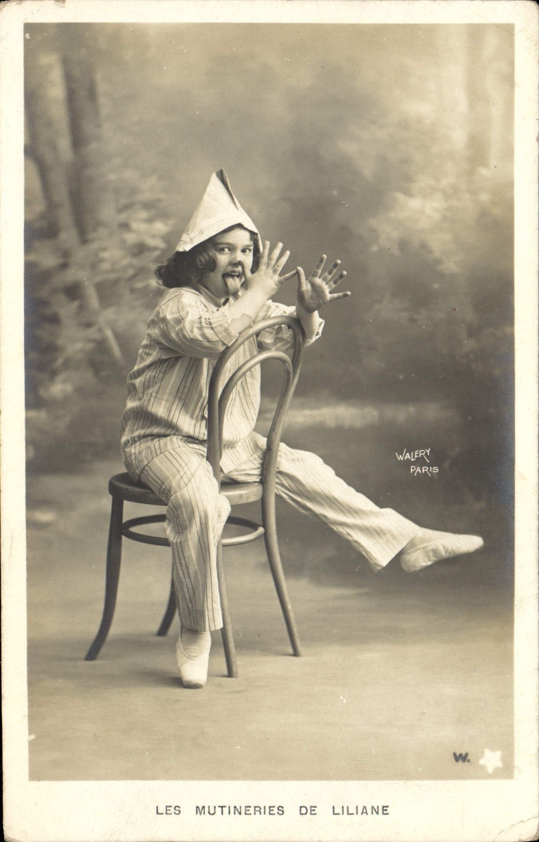 CPA Fantaisie Enfant Les mutineries de Liliane 