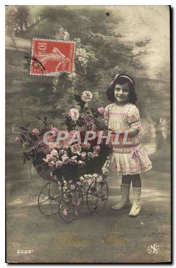 CPA Fantaisie Enfant Brouette Fleurs