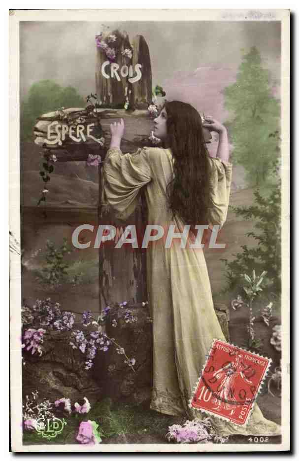Femme devant un croix — croix et espoir — éditeur LD, n° 4002