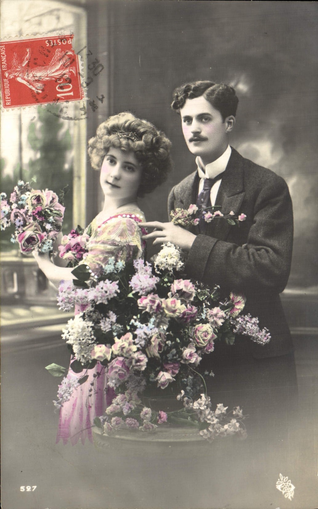 Couple en tenue de soirée — portrait photographique — éditeur anonyme, n° 527