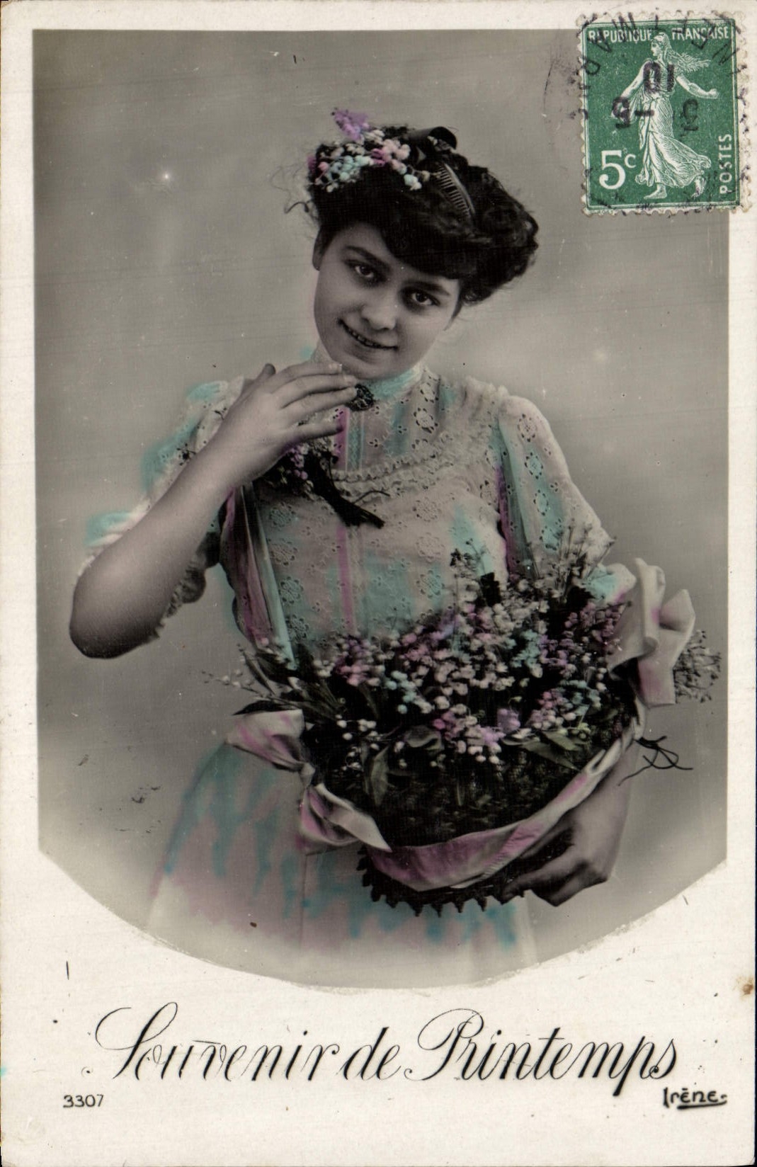 Jeune femme en robe colorée — Souvenir de Printemps — Irène, n°3307