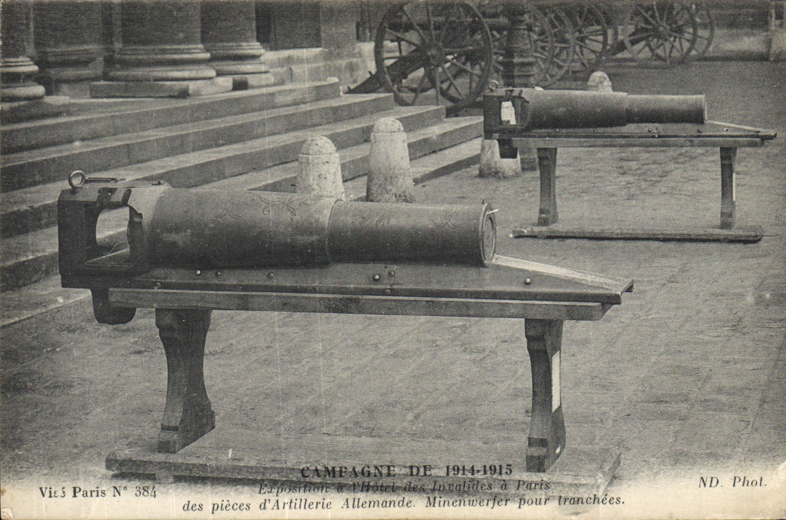 CPA Campagne De 1914 1915 Exposition a l'Hotel des Invalides Paris des pieces d'artillerie allemande Militaria 