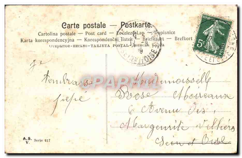 Félicitations de Pâques — femme en robe blanche tenant une raquette — cadre rouge — décor de saule et fleurs — Reverso