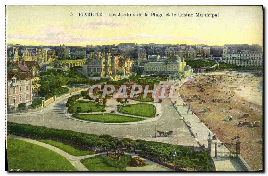 CPA Biarritz Les Jardins De La Plage Et Le Casino Municipal