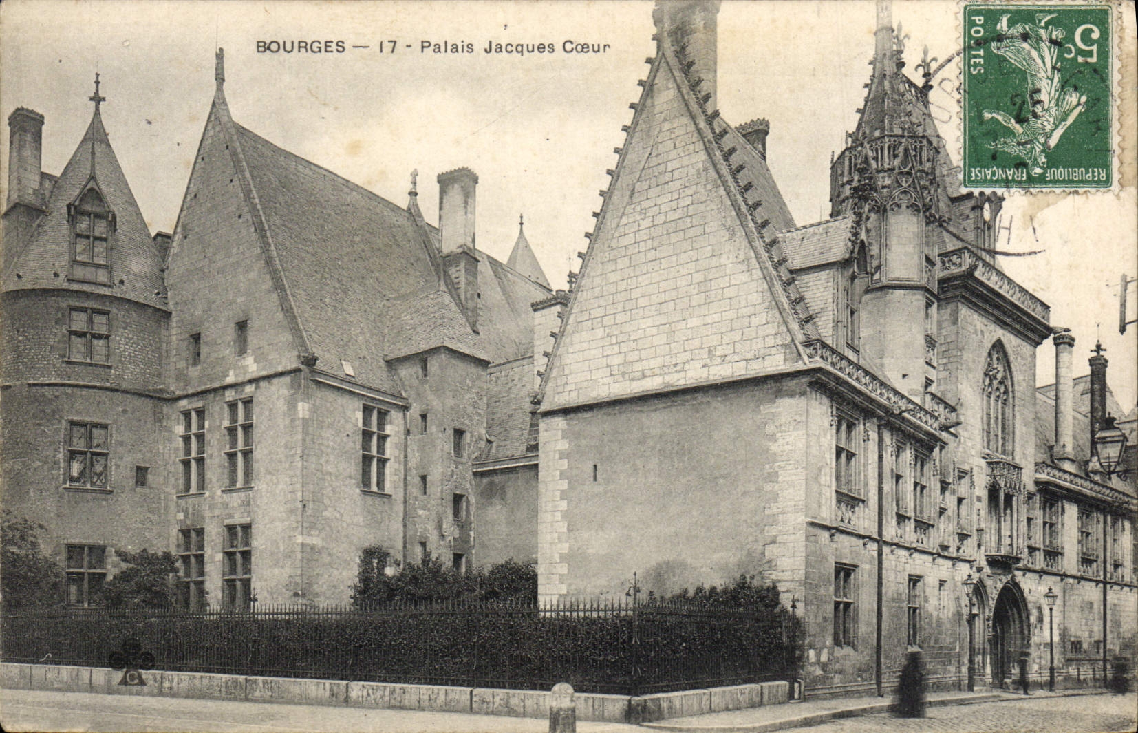Bourges — 17 - Palace Jacques Cœur