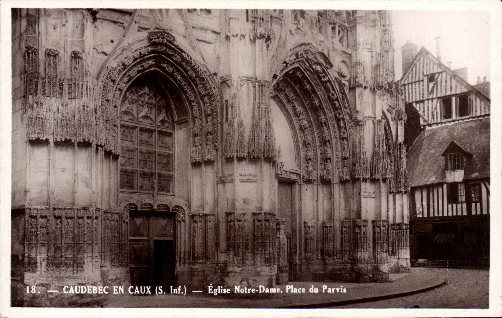 CPA Caudebec en Caux Eglise Notre Dame Place du Parvis 