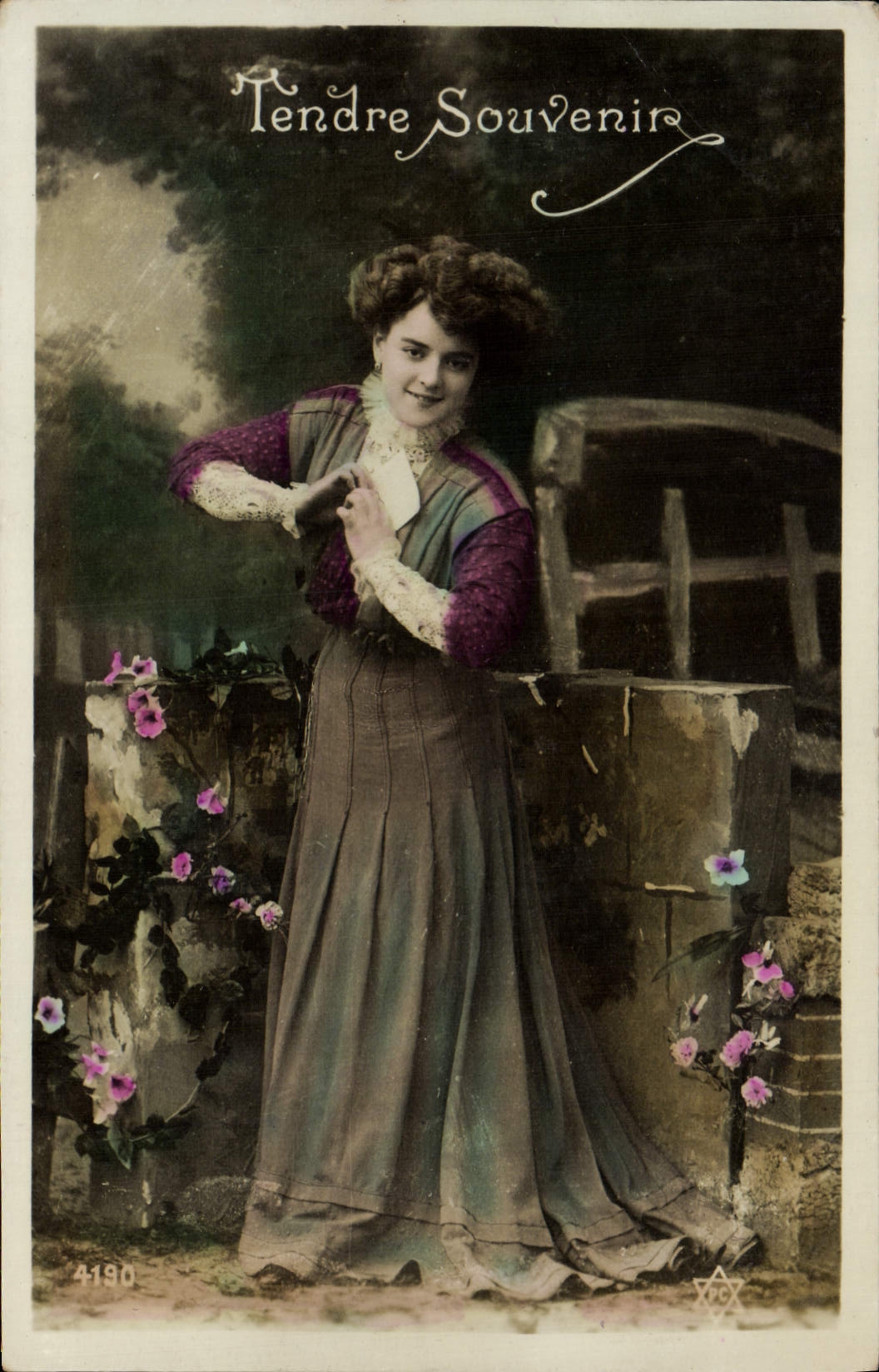 CPA Fantaisie Femme Tendre Souvenir 