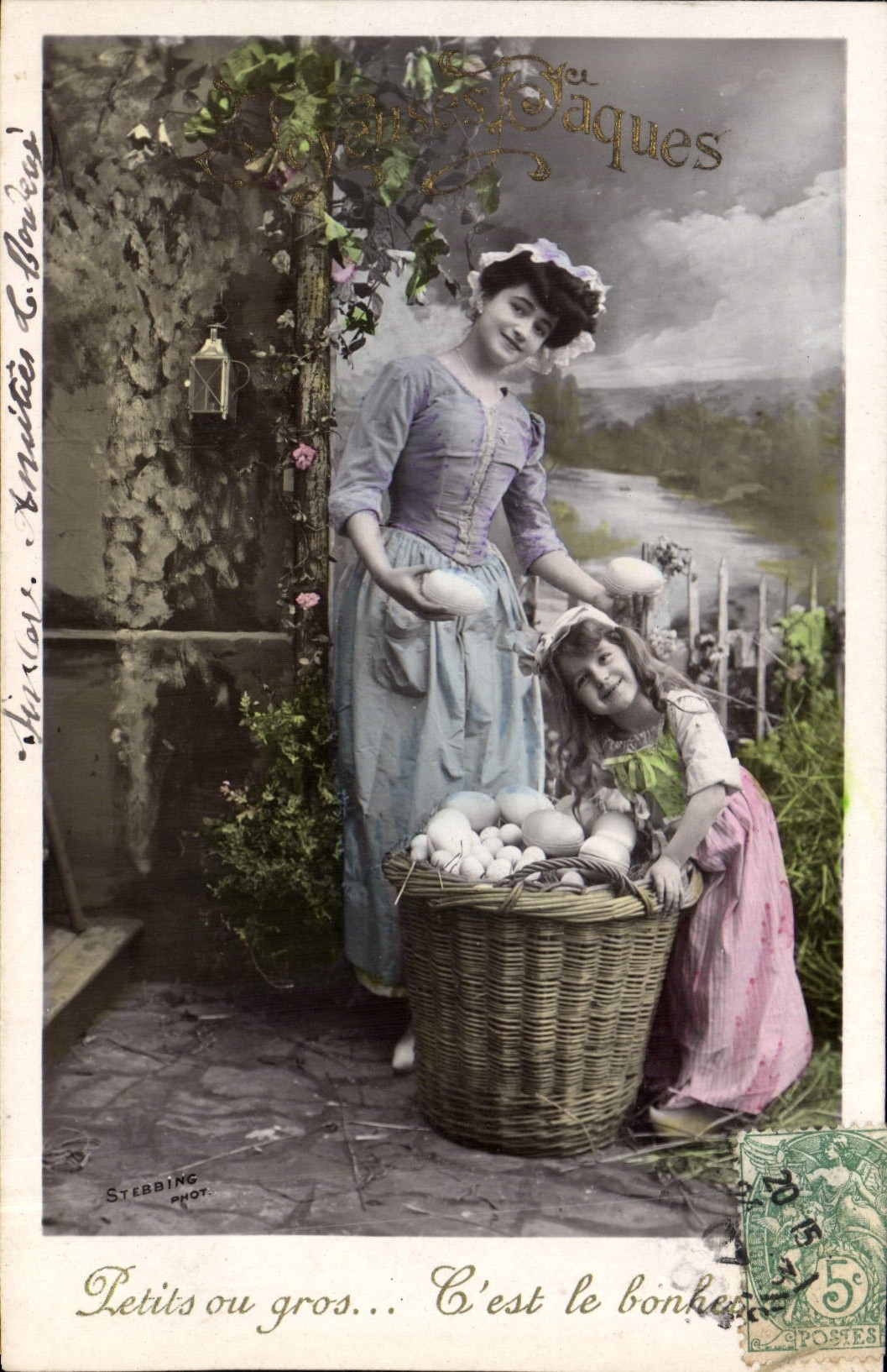 Femmes et enfant avec panier d'œufs — Stebbine Phot. — VBC Série 3122 - 10°