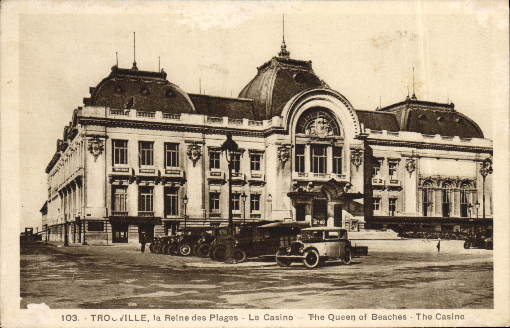 CPA Trouville La Reine des Plages Le Casino Automobile 