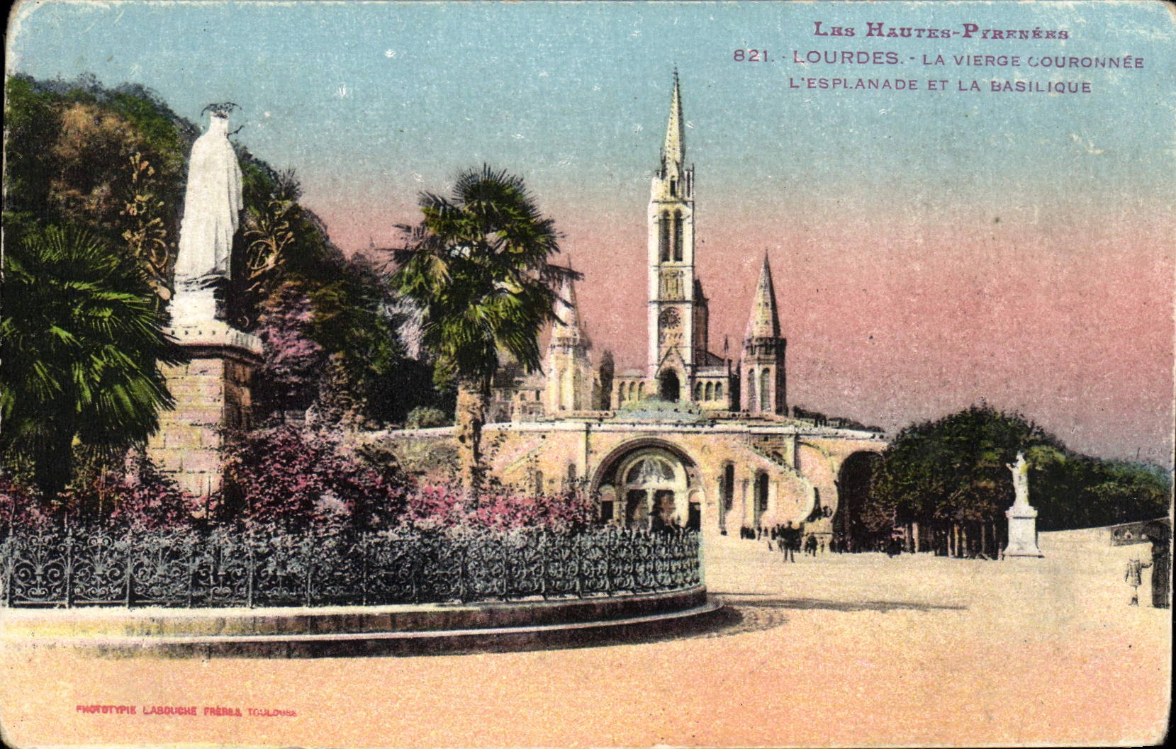 Lourdes - La Vierge Couronnée et la Basilique — Phototypie Labouche Frères, Toulouse