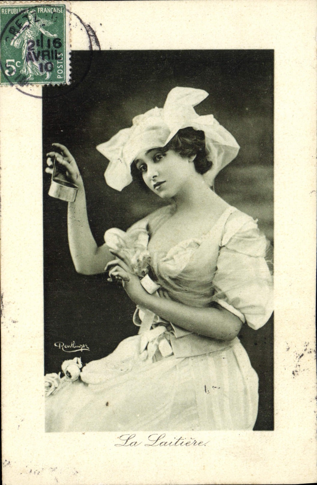 CPA Fantaisie FEmme La Laitiere 