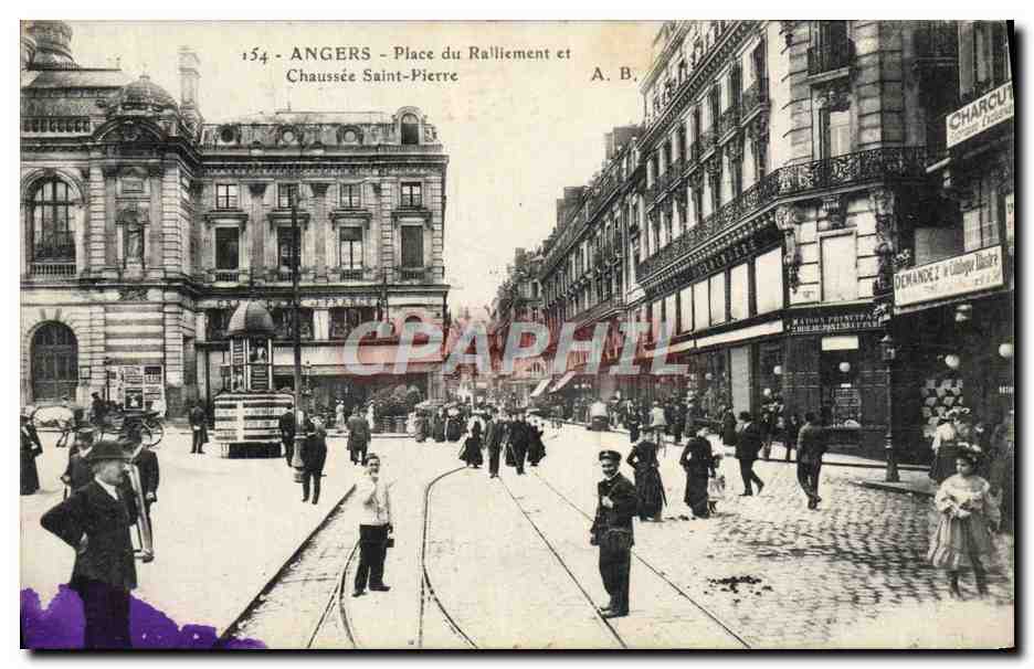 CPA Angers Place du Ralliement et chaussee Saint Pierre 