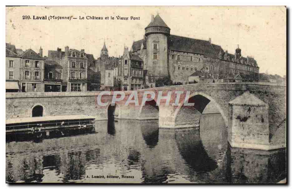 CPA Laval Le Chateau et le Vieux Pont