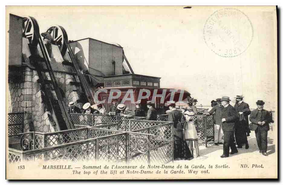 Marsella — Cima del Ascensor de Notre-Dame de la Garde, la Salida — ND. Fot.