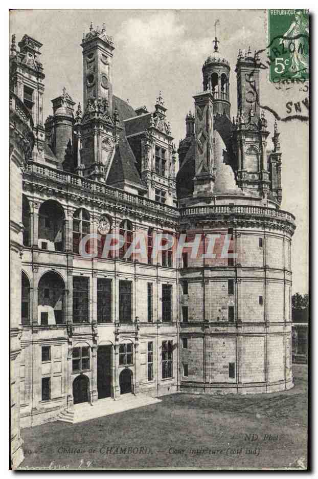 CPA Chateau de Chambord Cour interieure 