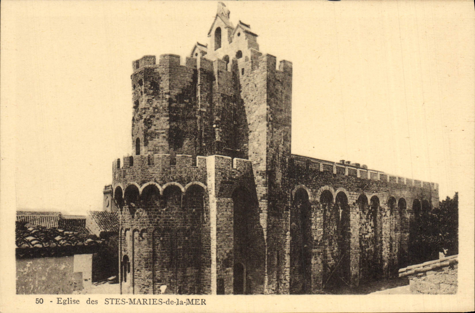 Église des Saintes-Maries-de-la-Mer — vue de la tour et du clocher — Édition de la Presbytère, n° 50