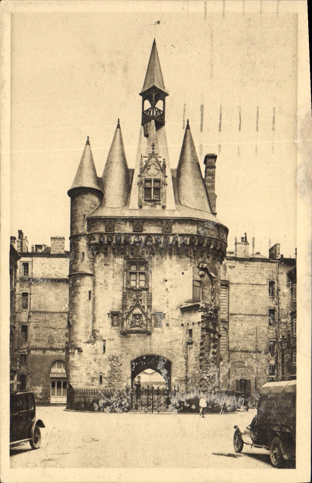 CPA Bordeaux La Porte Du Palais