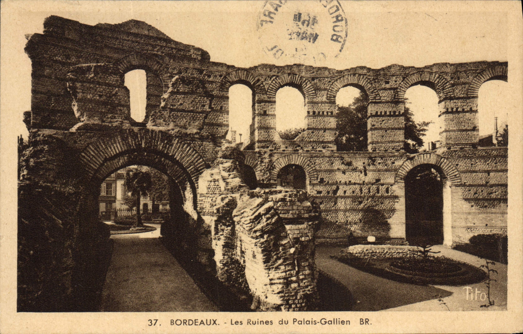Bordeaux — Les Ruines du Palais-Gallien — Tito, n°37