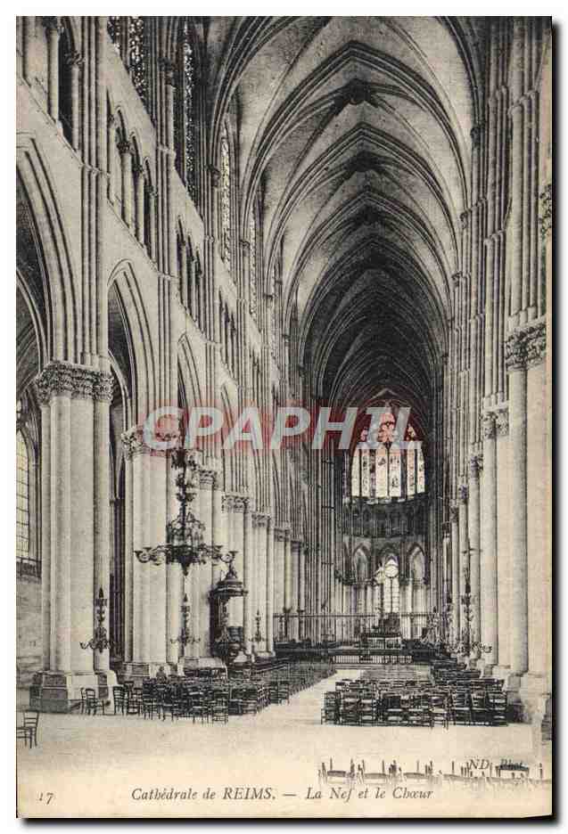 CPA Cathedrale de Reims La nef et le choeur 