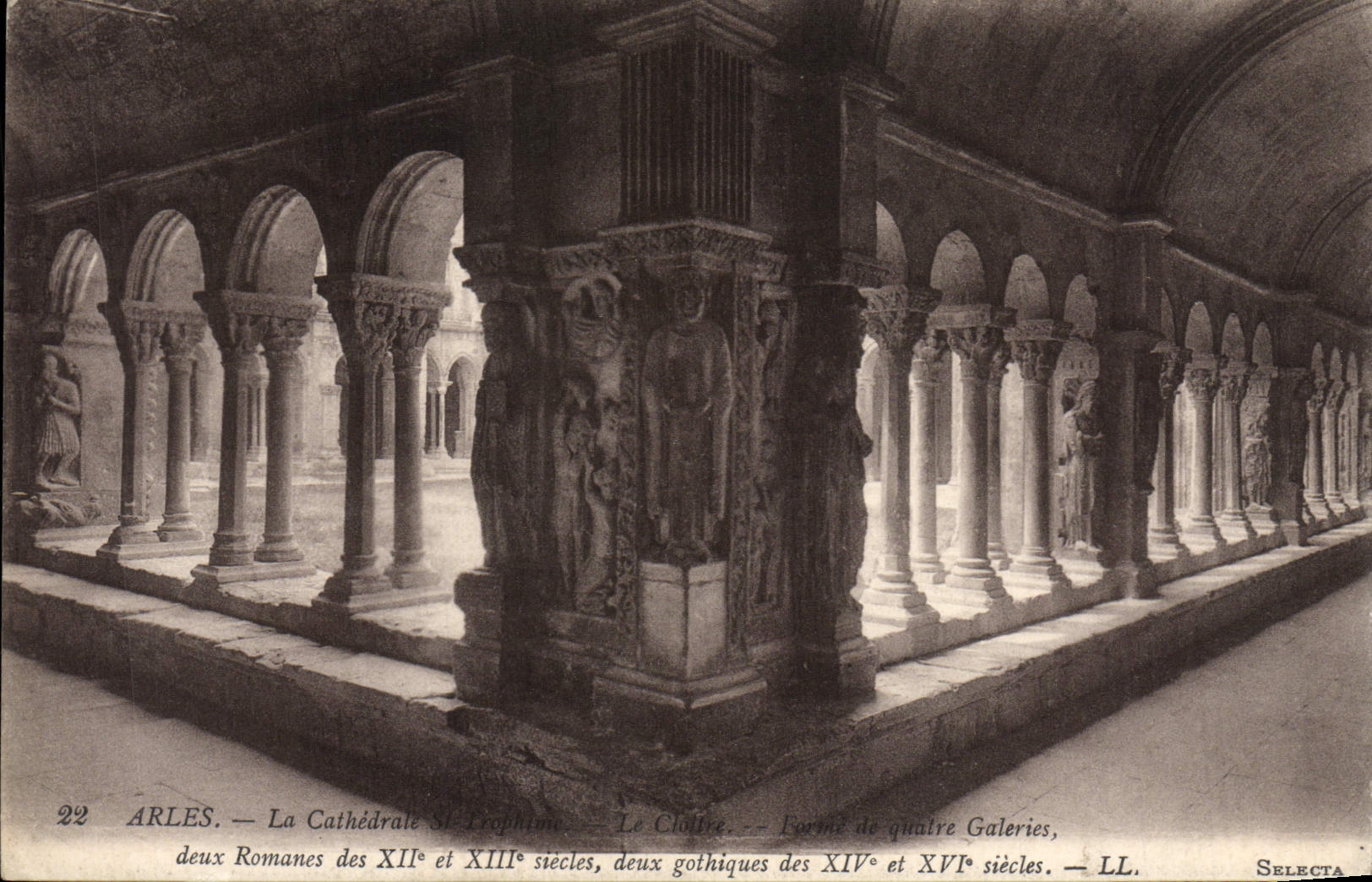 Arles — La Cathédrale Saint-Philippe — Le Cloître — L'orme de quatre Galeries — LL. SELECTA