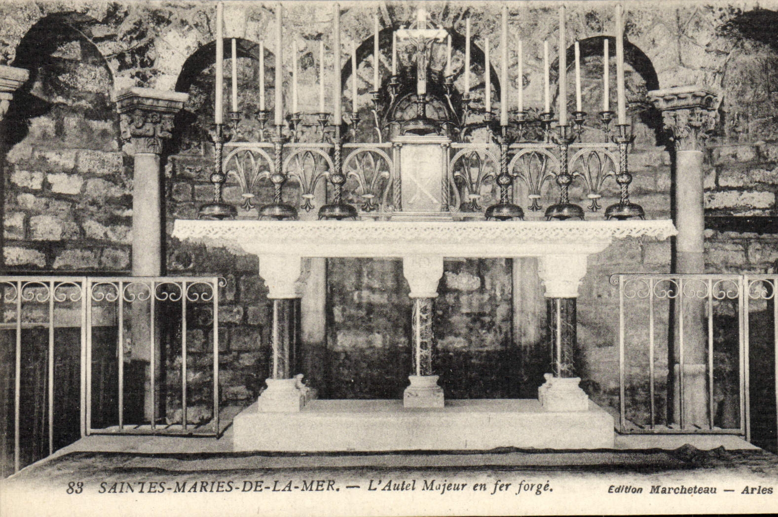 Saintes-Maries-de-la-Mer — L'autel mojeur en fer forgé — Edition Marcheteau — Arles