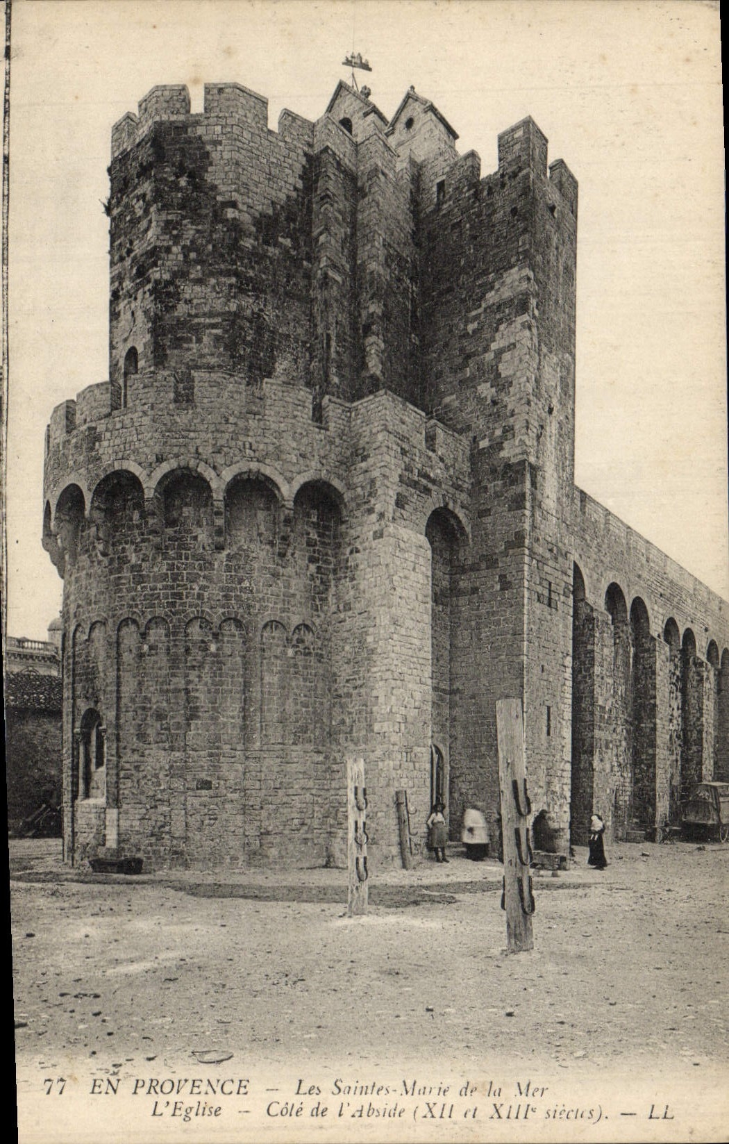 L'Église Saintes-Marie de la Mer — Côté de l'Abside (XIIe et XIIIe siècles) — LL