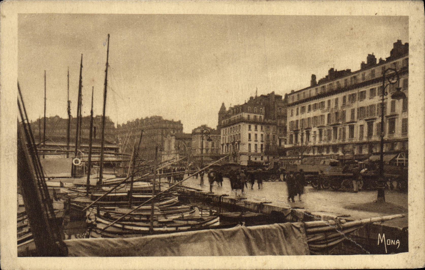 CPA Marseille Quai de la Fraternite un coin du Vieux Port 