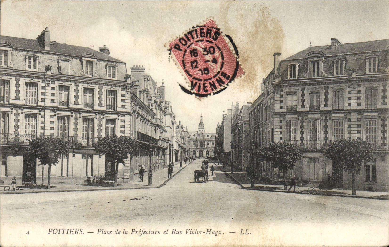 Poitiers — Place de la Préfecture et Rue Victor-Hugo — LL.