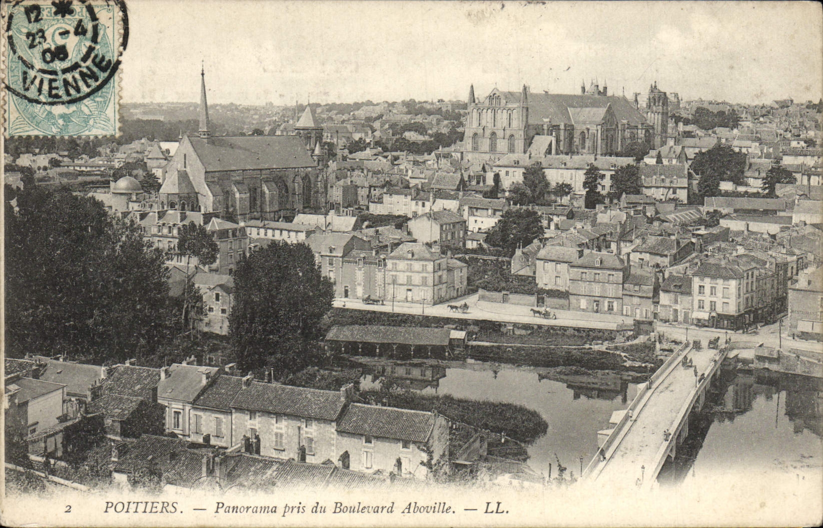Poitiers — Panorama pris du Boulevard Aboville — LL.