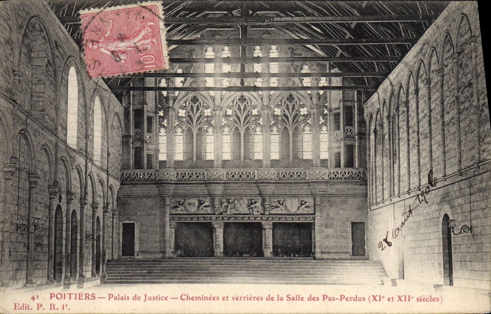 CPA Poitiers Palais de Justice Cheminee et verrieres de la Salle des Pas Perdus 