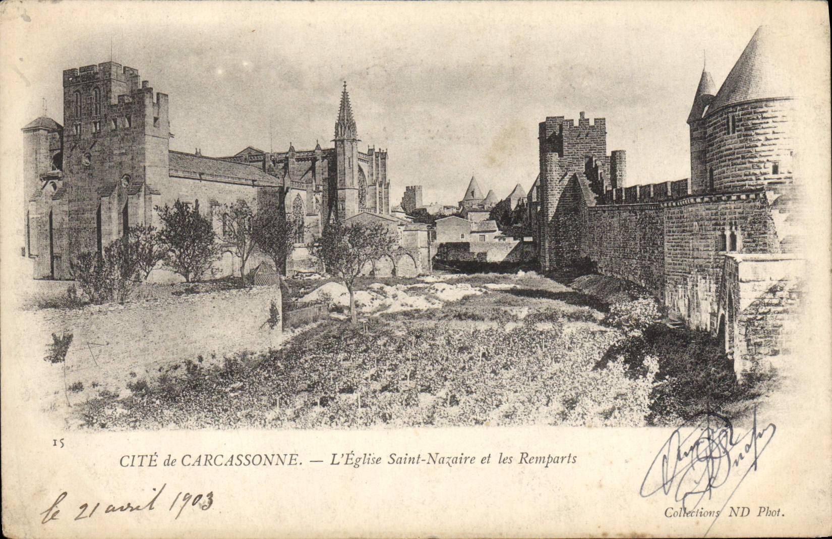 Cité de Carcassonne — L'Église Saint-Nazaire et les Remparts — Collections ND Phot. n°15