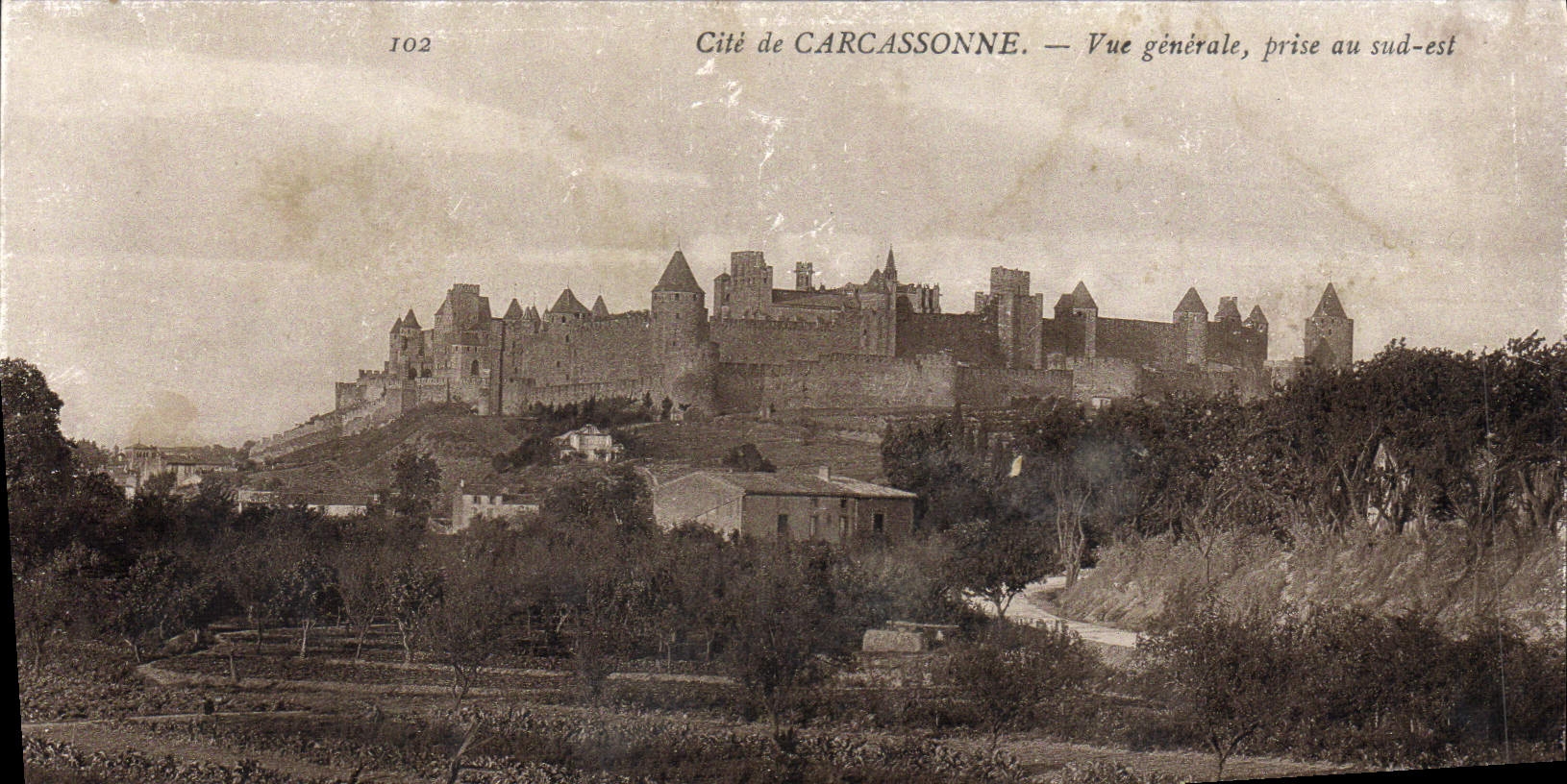 CPA Cite de Carcassonne Vue generale prise au Sud est 