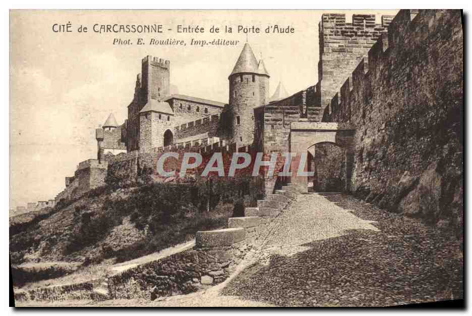 CPA Cite de Carcassonne Entree de la Porte d'Aude 