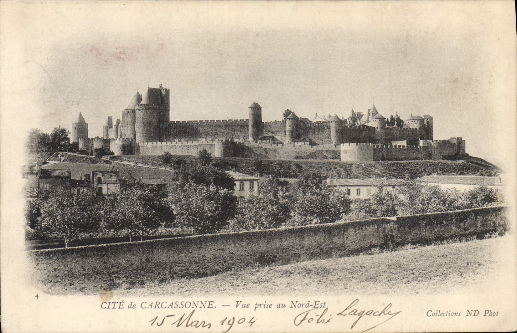CPA Cite de Carcassonne Vue prise au Nord Est
