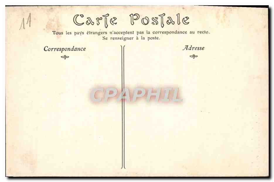 Vue du château de Carcassonne — vue depuis un passage voûté — éditeur non identifié, n° de série 11 — Verso
