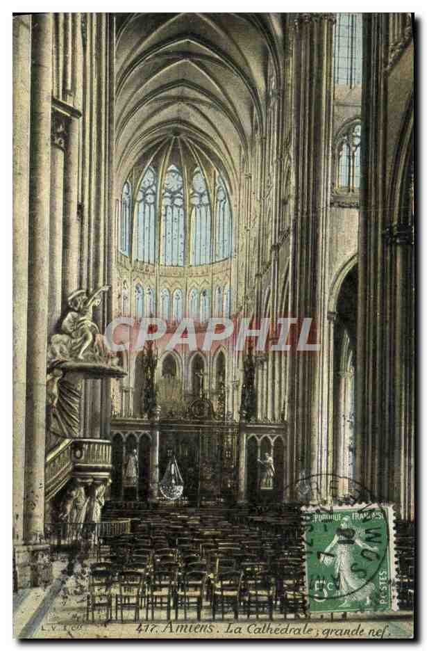 CPA Amiens La Cathedrale grande nef 